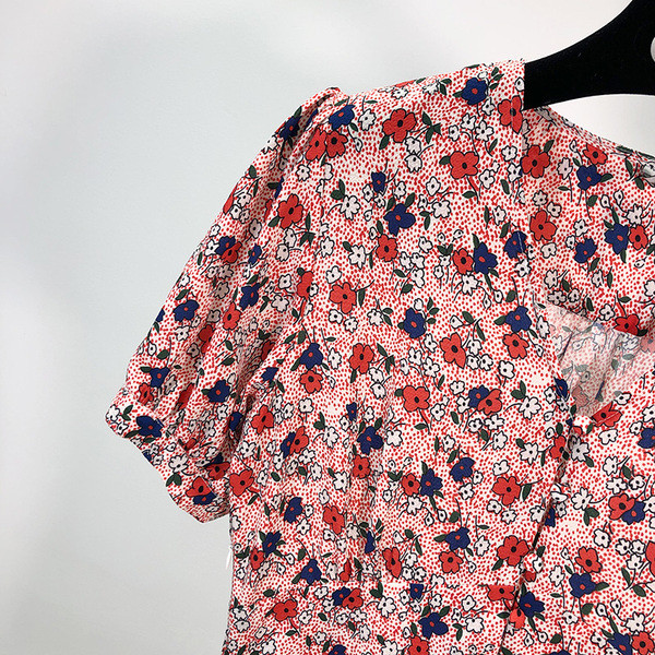 Rochie de dama cu model floral si decolteu in V