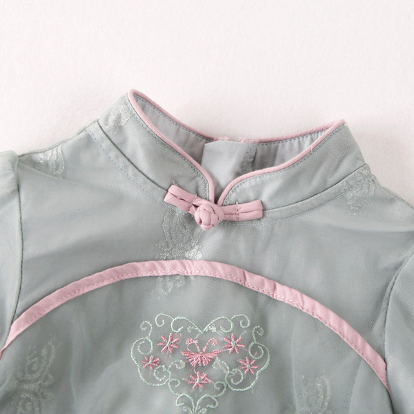 Új modell szürke gyerekruha lányoknak