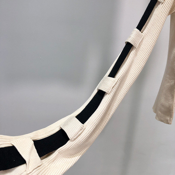 Pulover de dama din tricotat subtire cu decolteu oval