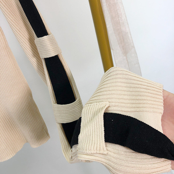 Pulover de dama din tricotat subtire cu decolteu oval