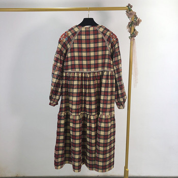 Rochie lunga in carouri cu broderie - model croiat