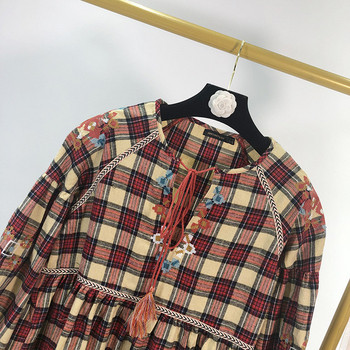 Rochie lunga in carouri cu broderie - model croiat