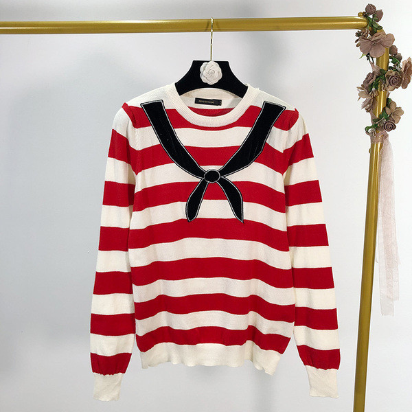 Pulover de damă cu dungi din tricot subțire