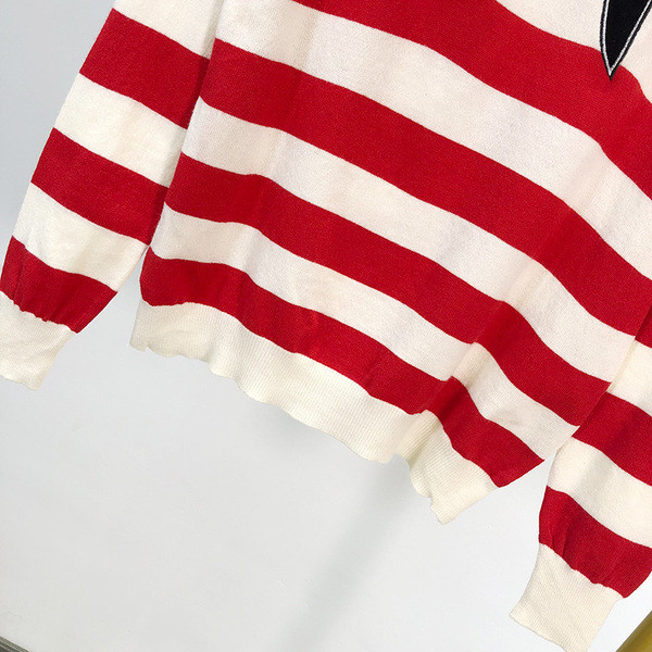 Pulover de damă cu dungi din tricot subțire