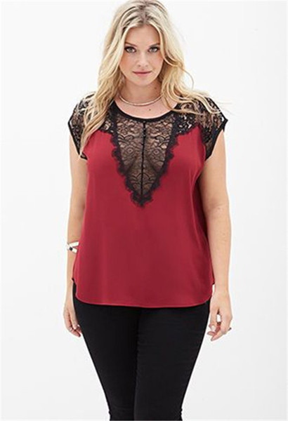 Stílusos női blúz csipkével és V-nyakkal, két színben