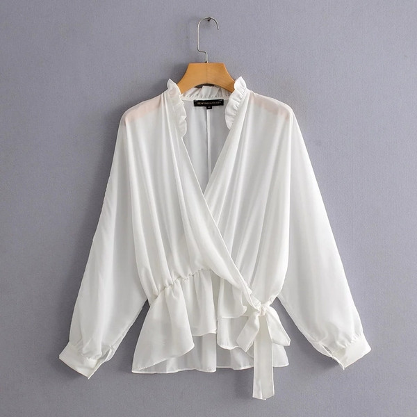 Cămașă modernă de damă cu decolteu în V în culoarea albă