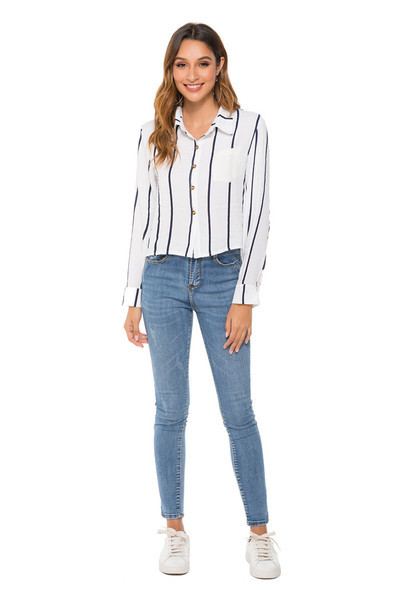 Cămașă modernă de damă cu mâneci lungi și nasturi în alb