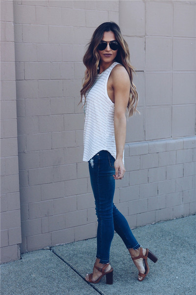 Maieu casual de damă, cu decolteu în formă de O și bretele largi, în alb