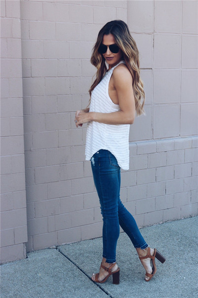 Maieu casual de damă, cu decolteu în formă de O și bretele largi, în alb