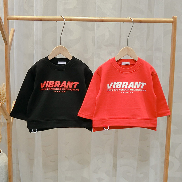 Model nou de bluză pentru copii de zi cu zi pentru băieți cu aplicație