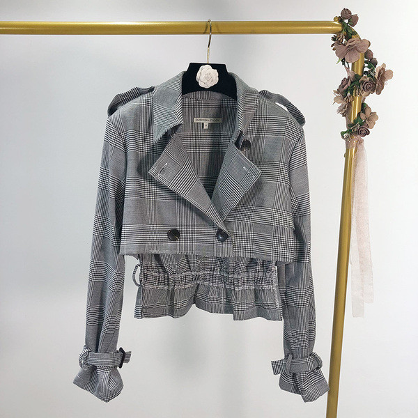 Geaca de primavara-toamna in carouri cu centura in talie