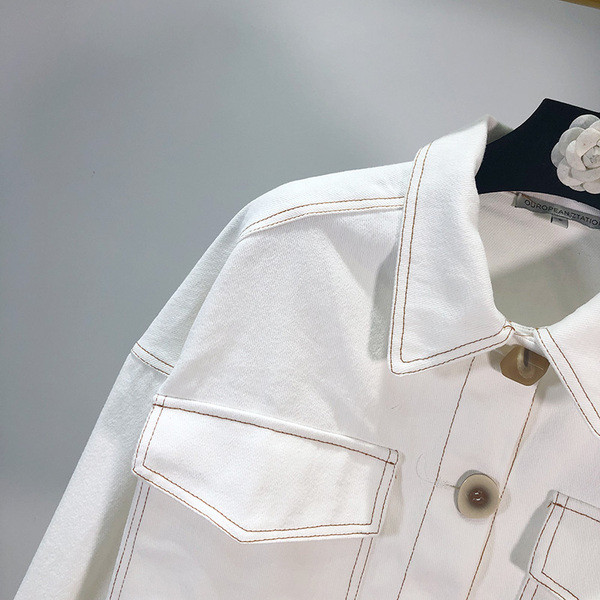 Geaca subtire de primavara-toamna cu nasturi si buzunare