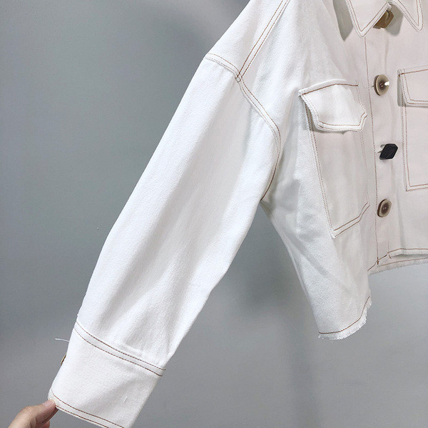 Geaca subtire de primavara-toamna cu nasturi si buzunare