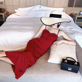 Rochie moderna de dama in rosu cu bretele subtiri