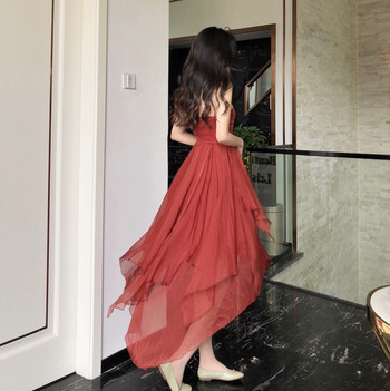 Rochie de dama moderna croiata in culoarea rosie cu bretele subtiri