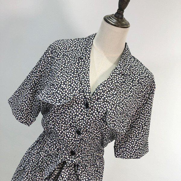 Rochie lunga de dama cu nasturi si cravate