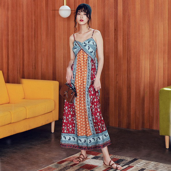 Rochie moderna de dama cu decolteu in V cu bretele subtiri