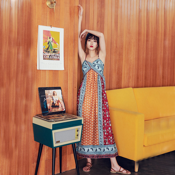 Rochie moderna de dama cu decolteu in V cu bretele subtiri