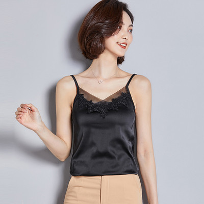 Modern női felső vékony pántokkal és csipkével