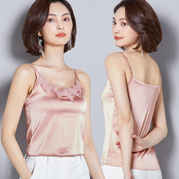 Modern női felső vékony pántokkal és csipkével