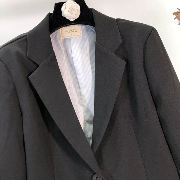 Geaca de dama cu maneca lunga de culoare neagra