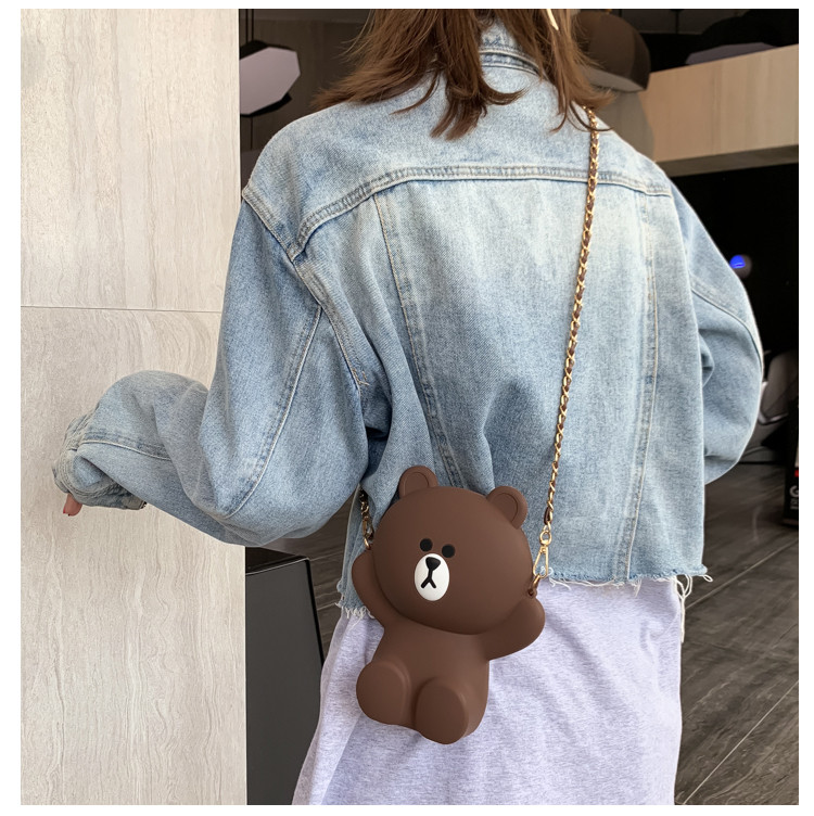 Modern női táska fém lánccal