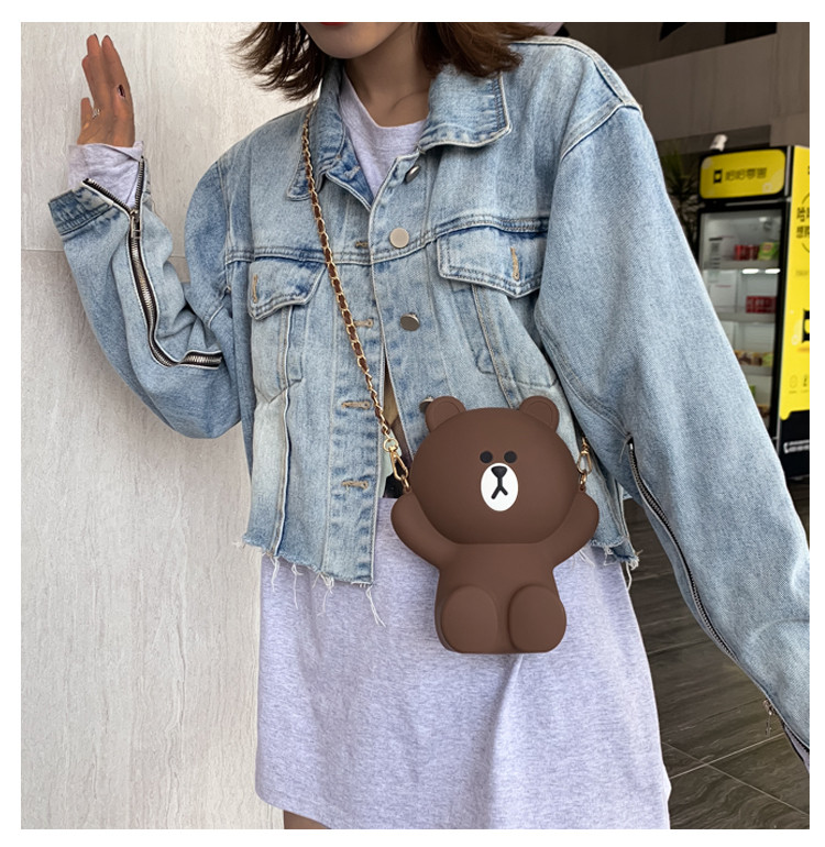 Modern női táska fém lánccal