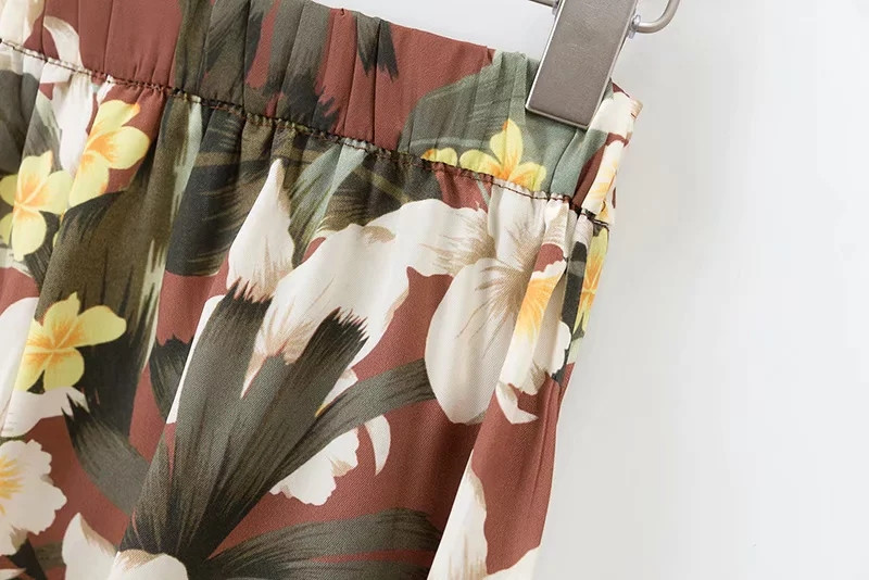 Дамски стилен панталон с висока талия и цветен десен 