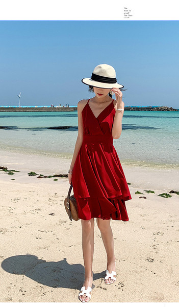 Rochie de dama moderna cu bretele subtiri in rosu