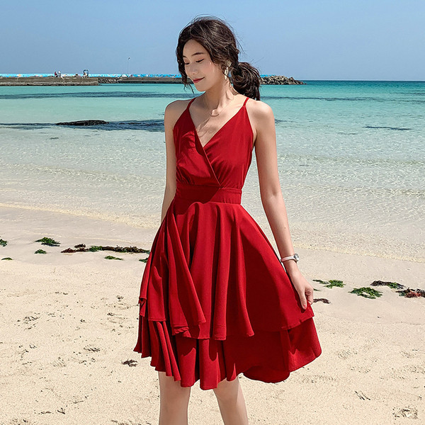 Rochie de dama moderna cu bretele subtiri in rosu