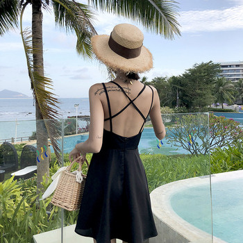 Rochie actuală de damă în negru cu spatele gol