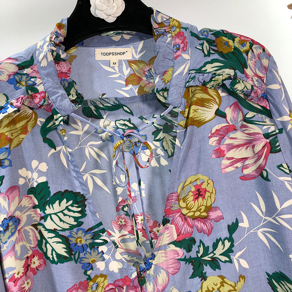 Cămașă de damă în albastru cu model floral