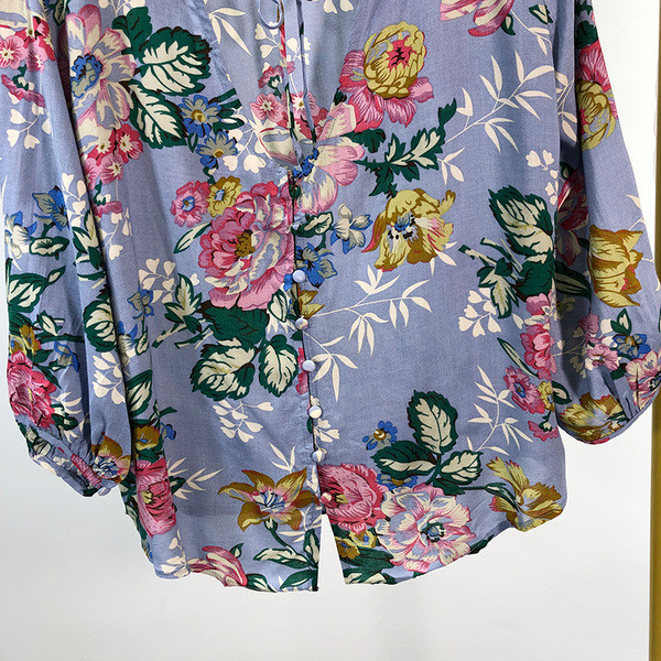 Cămașă de damă în albastru cu model floral