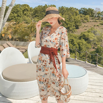 Rochie de dama actuala cu model floral si decolteu in V