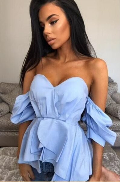 Tricou de damă modern cu mâneci căzute și decolteu adânc în alb și albastru