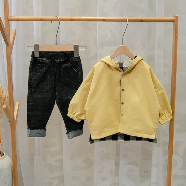 Új modell mindennapi gyerekkabát fiúknak gombokkal