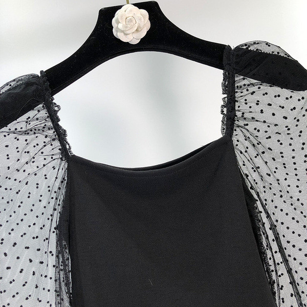 Bluză scurtă de damă cu mâneci din tul