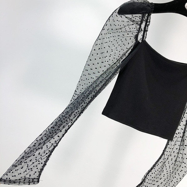 Bluză scurtă de damă cu mâneci din tul