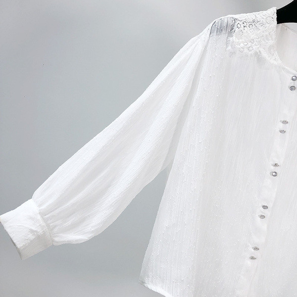 Cămașă de șifon de damă cu guler din dantelă