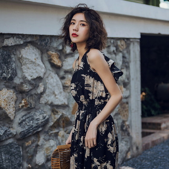 Rochie actuală de damă cu spatele gol și model floral