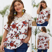 Alkalmi női blúz csipkével és virágmintával, fehér színben