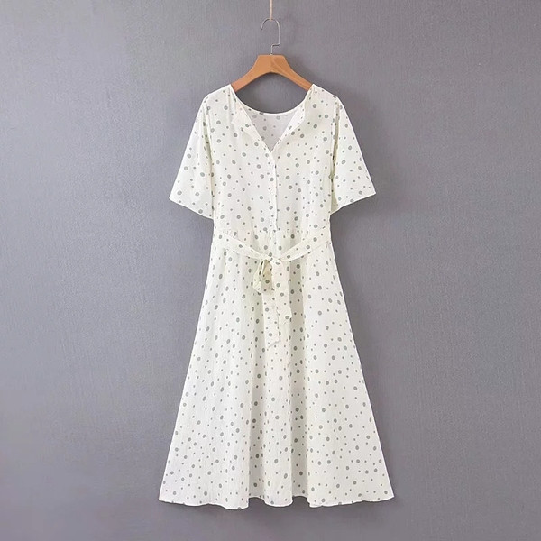 Női ruha modell rövid ujjú fehér színben