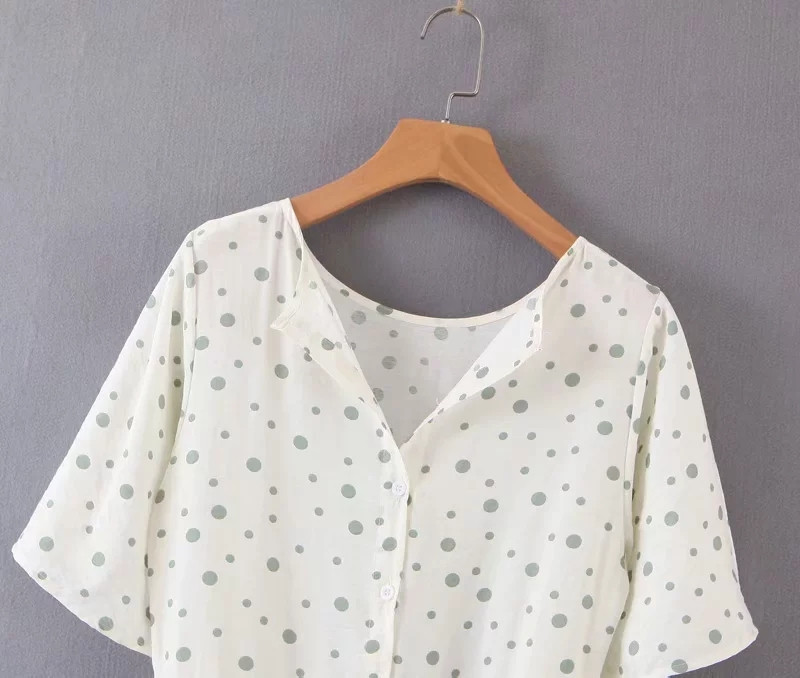 Női ruha modell rövid ujjú fehér színben