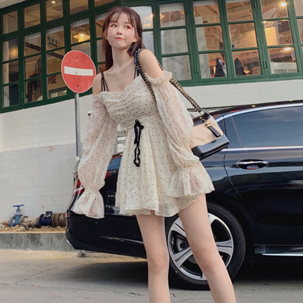 Női modern rövid ruha, hosszú ujjal