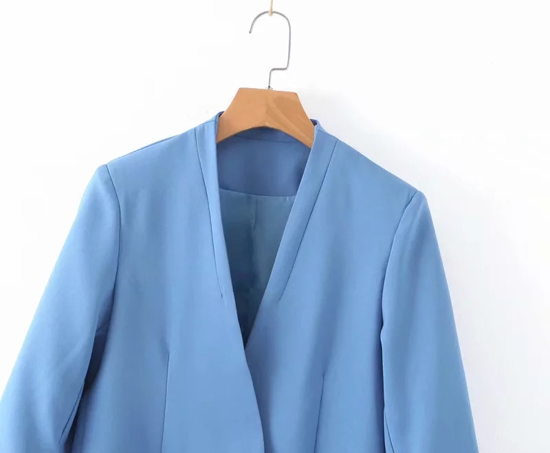 Női kabát V-nyakú kék színben