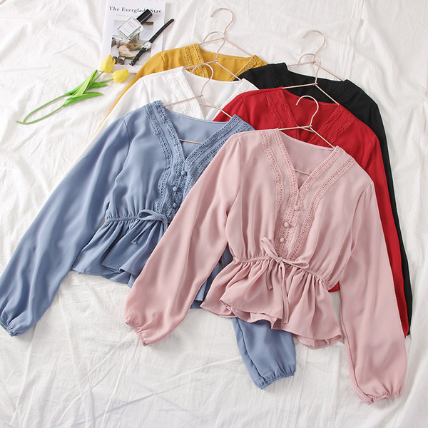 Bluza de dama actuala cu nasturi si decolteu in V - mai multe culori