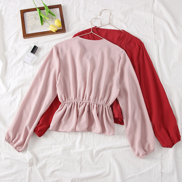 Bluza de dama actuala cu nasturi si decolteu in V - mai multe culori