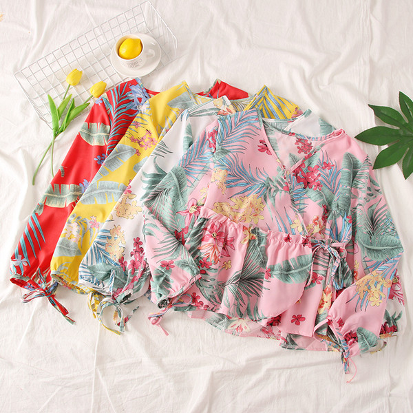 Bluză de damă colorată cu motive florale - mai multe culori