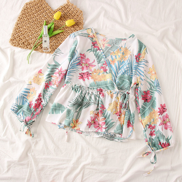 Bluză de damă colorată cu motive florale - mai multe culori