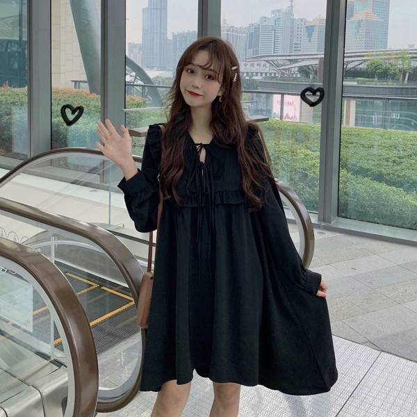 Alkalmi női ruha fekete színben, hosszú ujjal